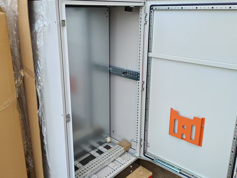 PRO-TEX Enclosures-Freestanding Power Distribution Cabinet