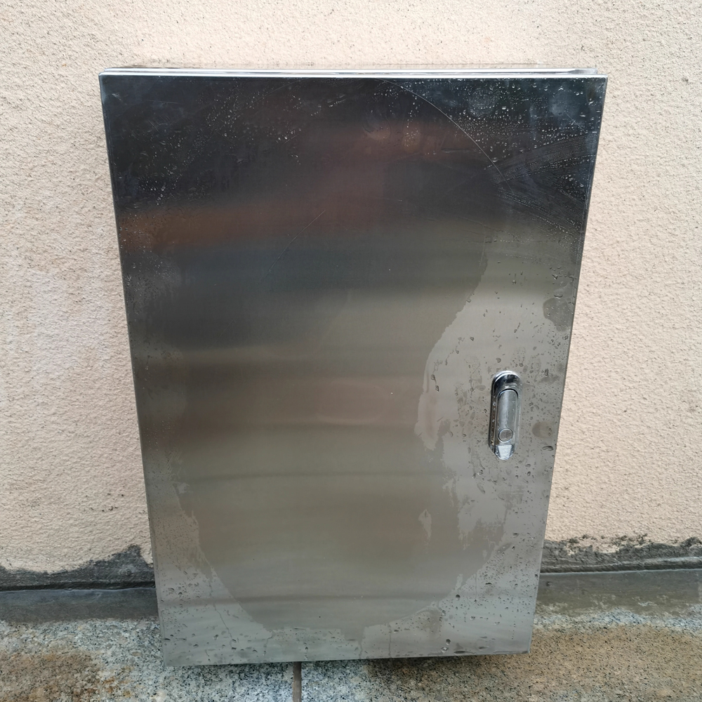 Why Does Condensation Form in Enclosures? And How to Stop It？