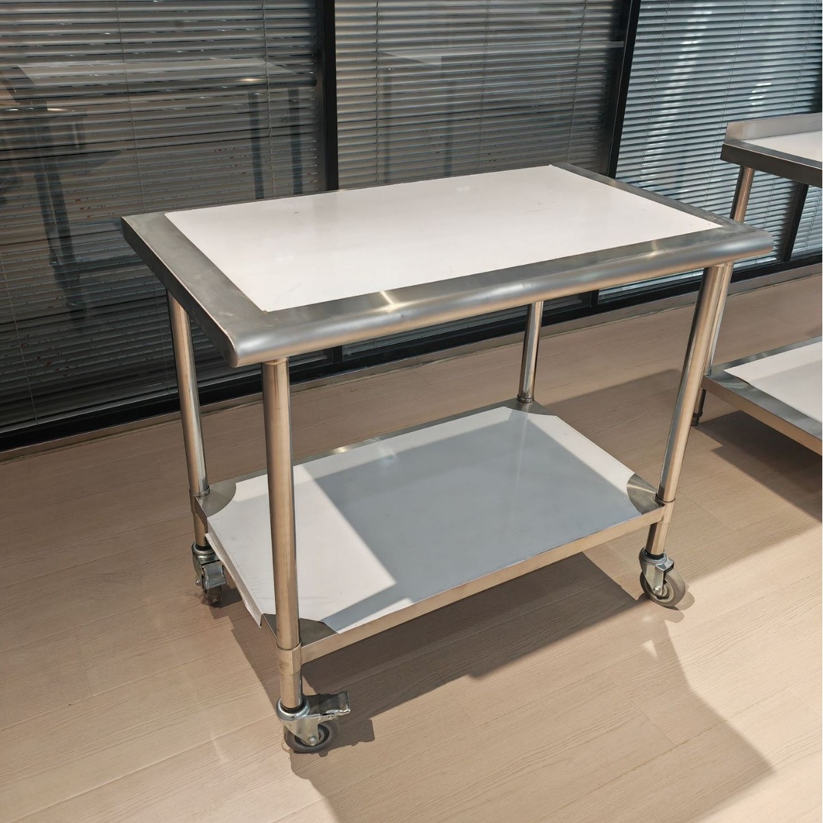 Stainless Steel Kitchen Work Table With Castor