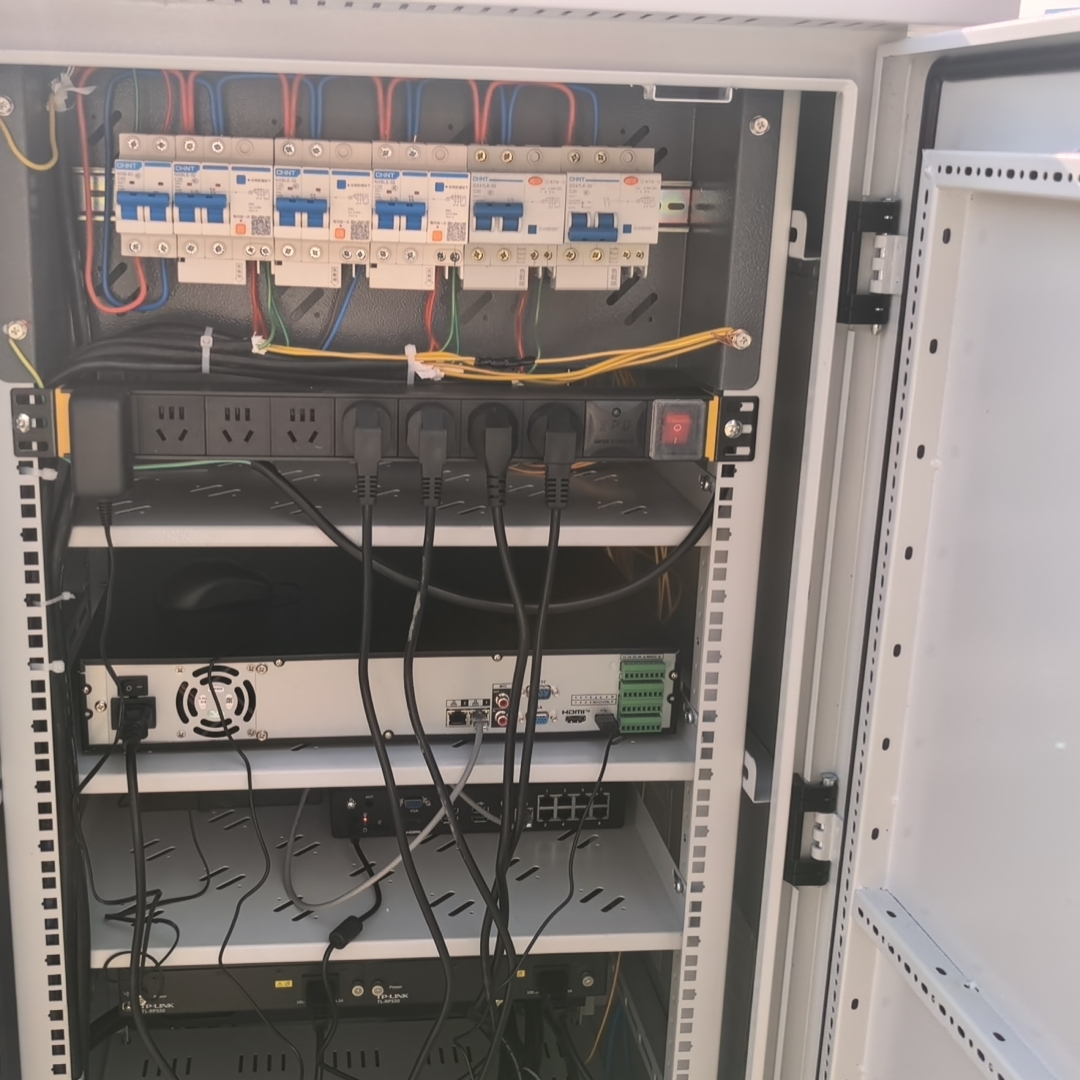 Maximizing Space & Security: Innovations in Data Center Cabinet Enclosure Design