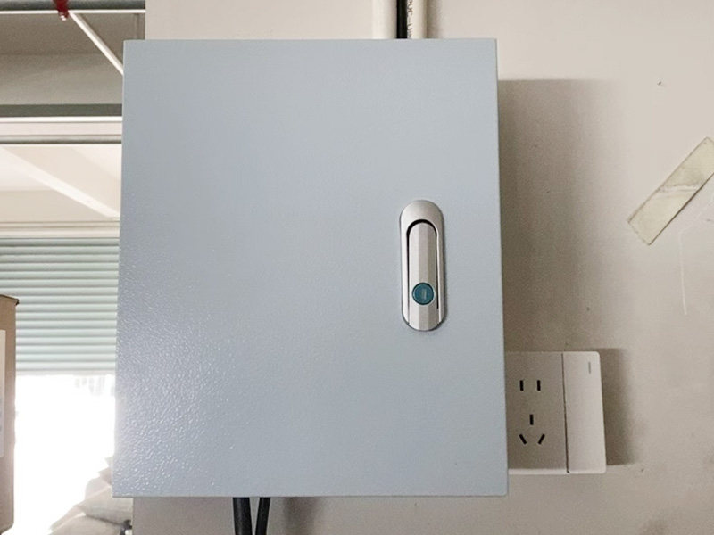 metal enclosure with window metal enclosure with window